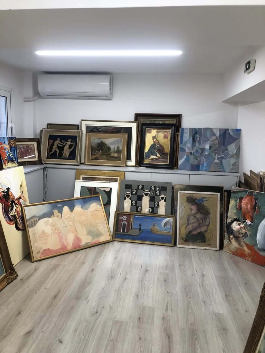 Κύκλωμα με 480 πλαστούς πίνακες ζωγραφικής, δύο συλλήψεις από την ΕΛΑΣ – Είχαν… Φασιανό και Παρθένη, κατασχέθηκαν όπλα και σφαίρες