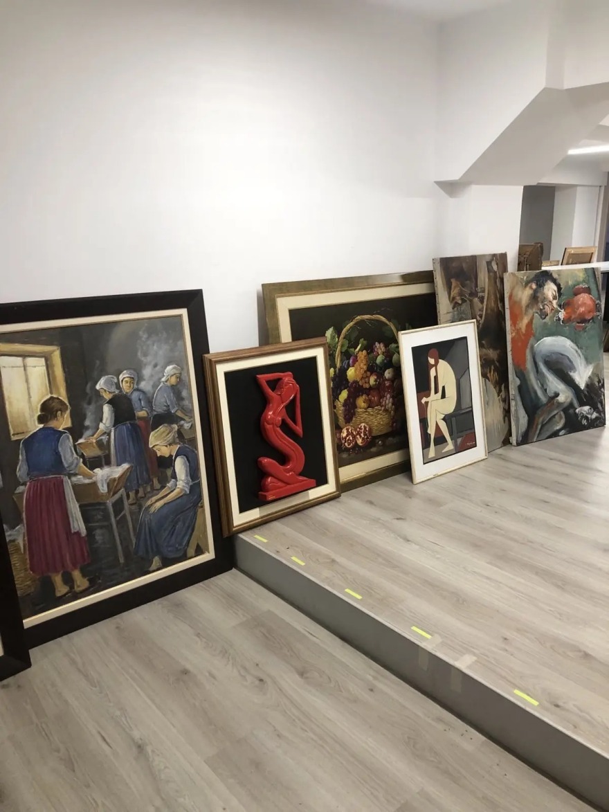 Κύκλωμα με 480 πλαστούς πίνακες ζωγραφικής, δύο συλλήψεις από την ΕΛΑΣ – Είχαν… Φασιανό και Παρθένη, κατασχέθηκαν όπλα και σφαίρες