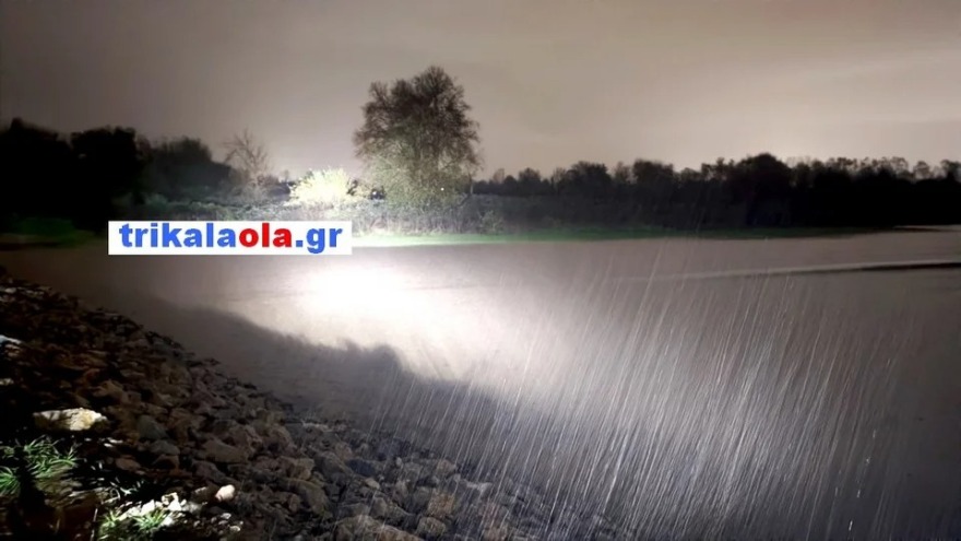 Υπερχείλισε ο Πηνειός στα αναχώματα του Βαλομανδρίου και των Ρογκίων, δείτε φωτογραφίες