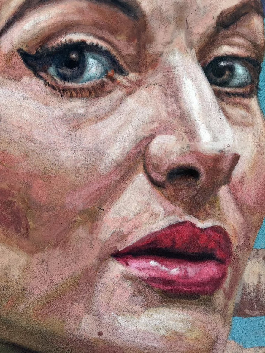 Η τοιχογραφία της Μαρίας Κάλλας στην Καλαμάτα αναδείχθηκε ως η κορυφαία στον κόσμο για τον Νοέμβριο