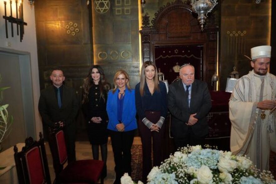 Η Σοφία Ζαχαράκη στον εορτασμό της Χανουκά: Η γιορτή ας συμβολίζει τη νίκη της ελπίδας και της ζωής απέναντι στην τρομοκρατία και το μίσος