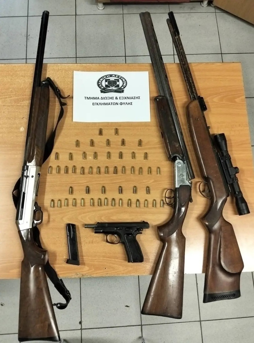 Άνω Λιόσια: Τέσσερα όπλα εντοπίστηκαν σε έφοδο της Αστυνομίας σε σπίτι