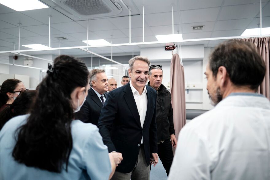 Στα εγκαίνια του ανακαινισμένου ΤΕΠ στο «Κοργιαλένειο - Μπενάκειο» ο Μητσοτάκης