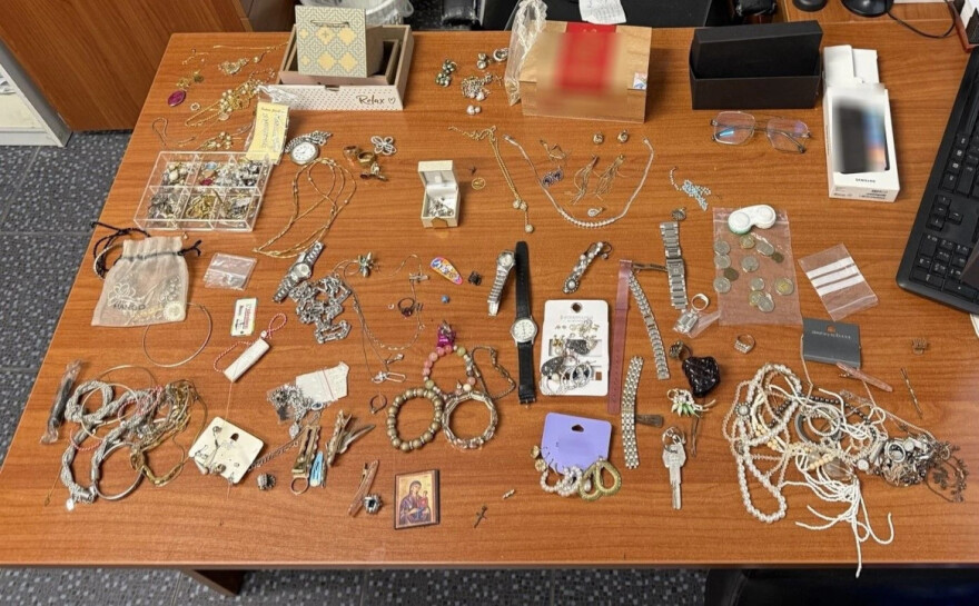 Βίντεο από τη δράση σπείρας διαρρηκτών που άδειαζε σπίτια σε Χερσόνησο και Μαλεβίζι
