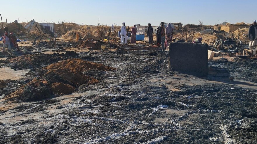 Ένα παιδί νεκρό και πάνω από 10 τραυματίες σε μεγάλη φωτιά σε καταυλισμό εκτοπισμένων στο Σουδάν, δείτε βίντεο