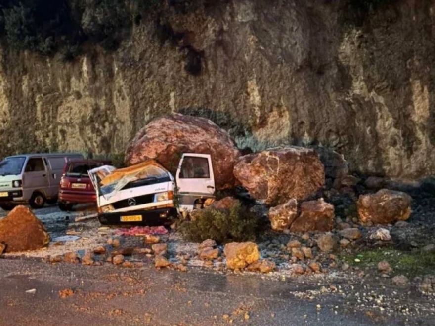 Σαρώνουν την χώρα οι ισχυροί άνεμοι και  η αφρικανική σκόνη: Μεγάλες ζημιές από κατολισθήσεις και πλημμύρες σε Ήπειρο και Πελοπόννησο, δείτε βίντεο