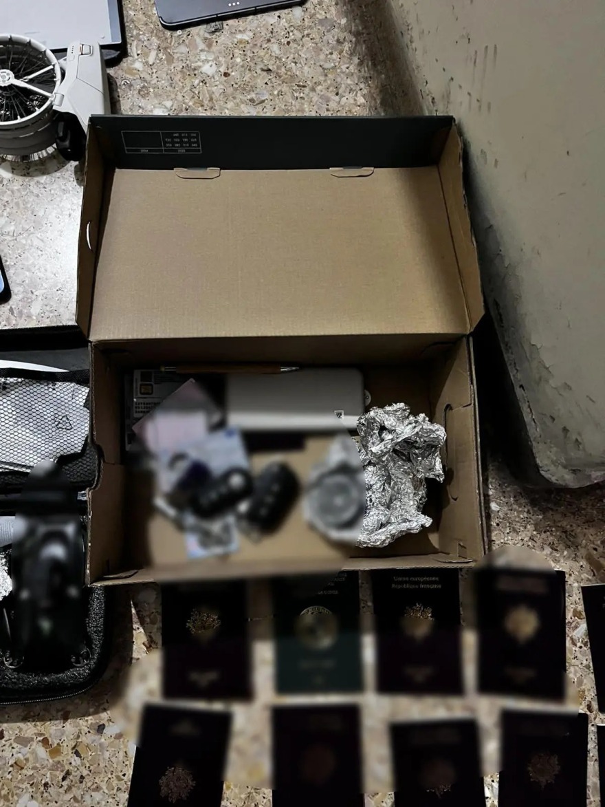 Εξαρθρώθηκε κύκλωμα με πάνω από 40 κλοπές και παράνομη διακίνηση φαρμάκων, που βρέθηκαν με σχεδόν 10.000 χάπια