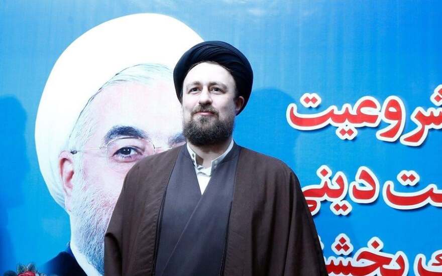 Η επόμενη μέρα στο Ιράν: Ο γιος του Χαμενεΐ ισχυρό φαβορί για τη διαδοχή του και ο Τραμπ που ξέρει αλλά δεν λέει