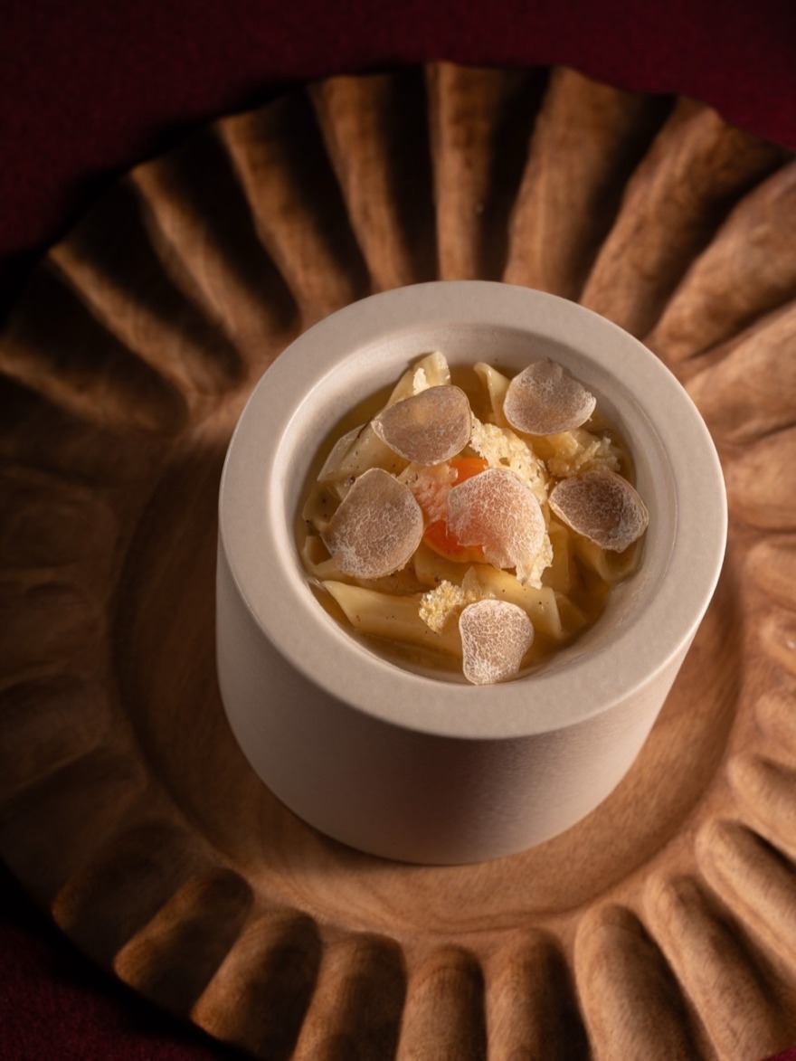 Χρυσοί Σκούφοι 2026: Αυτά είναι τα καλύτερα ελληνικά εστιατόρια για φέτος, «πρωταθλητής» o Μποτρίνι για 14η σερί χρονιά