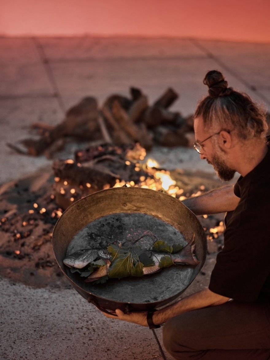 Χρυσοί Σκούφοι 2026: Αυτά είναι τα καλύτερα ελληνικά εστιατόρια για φέτος, «πρωταθλητής» o Μποτρίνι για 14η σερί χρονιά