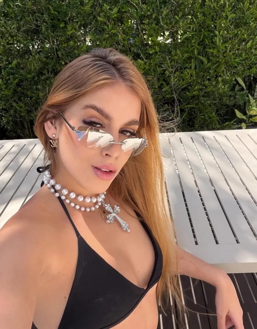 Ο Ντάγκλας Λουίζ ξεπερνά την Αλίσα Λέμαν με 19χρονο μοντέλο, κόρη του τεχνικού διευθυντή της Νότιγχαμ