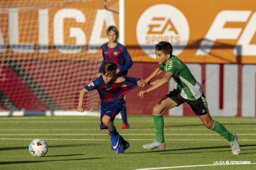 Ούγκο Γκαλδέανο: Το νέο διαμάντι της Μπαρτσελόνα που τρελαίνει κόσμο σε ηλικία 12 ετών, δείτε βίντεο