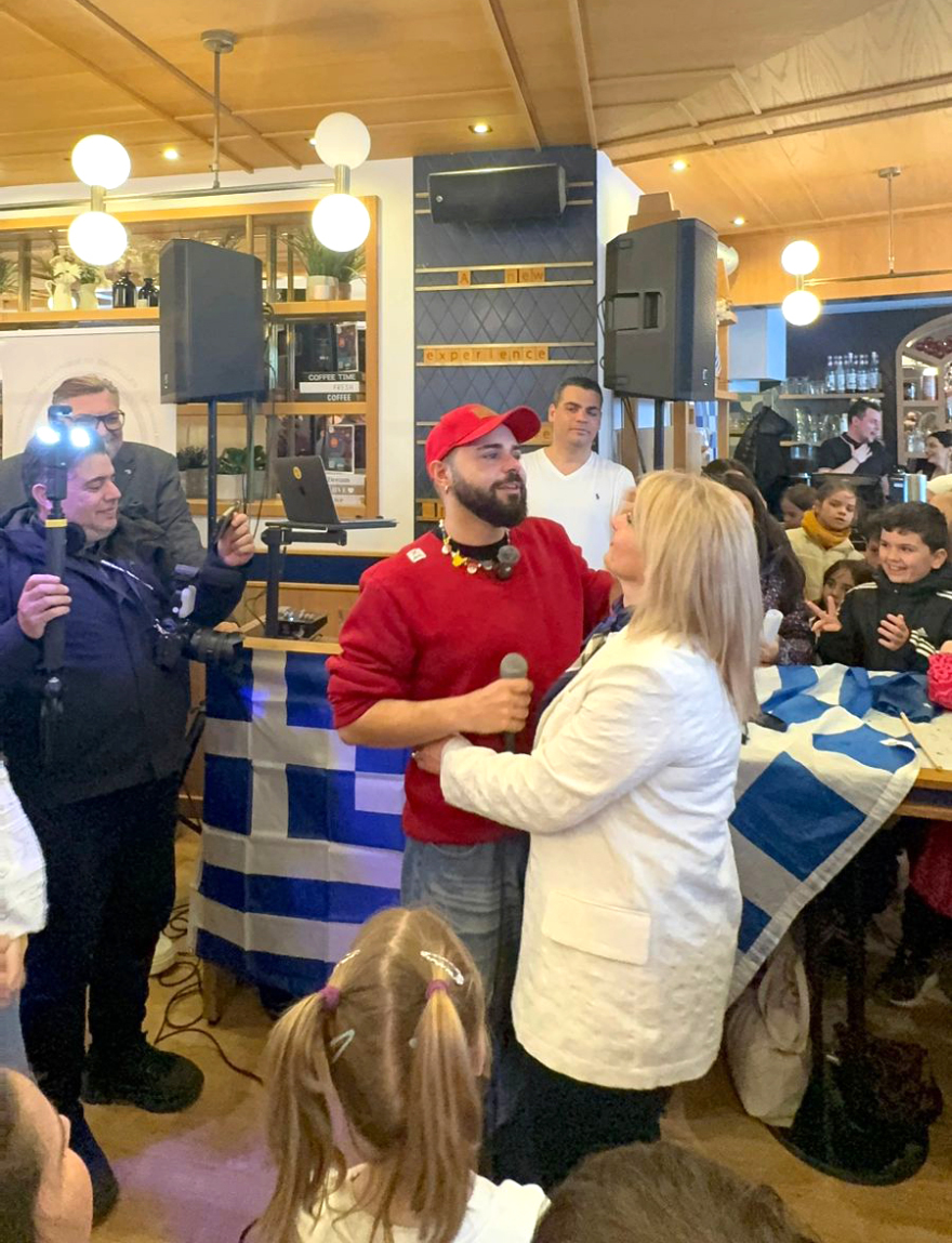 Eurovision 2026: Ο Aκύλας συνάντησε τον Ζέλικο Γιοκσίμοβιτς στο Ραδιομέγαρο της ΕΡΤ
