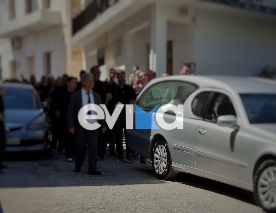 Κηδεύτηκε ο 17χρονος που άφησε την τελευταία του πνοή σε τροχαίο με ασθενοφόρο στην Εύβοια