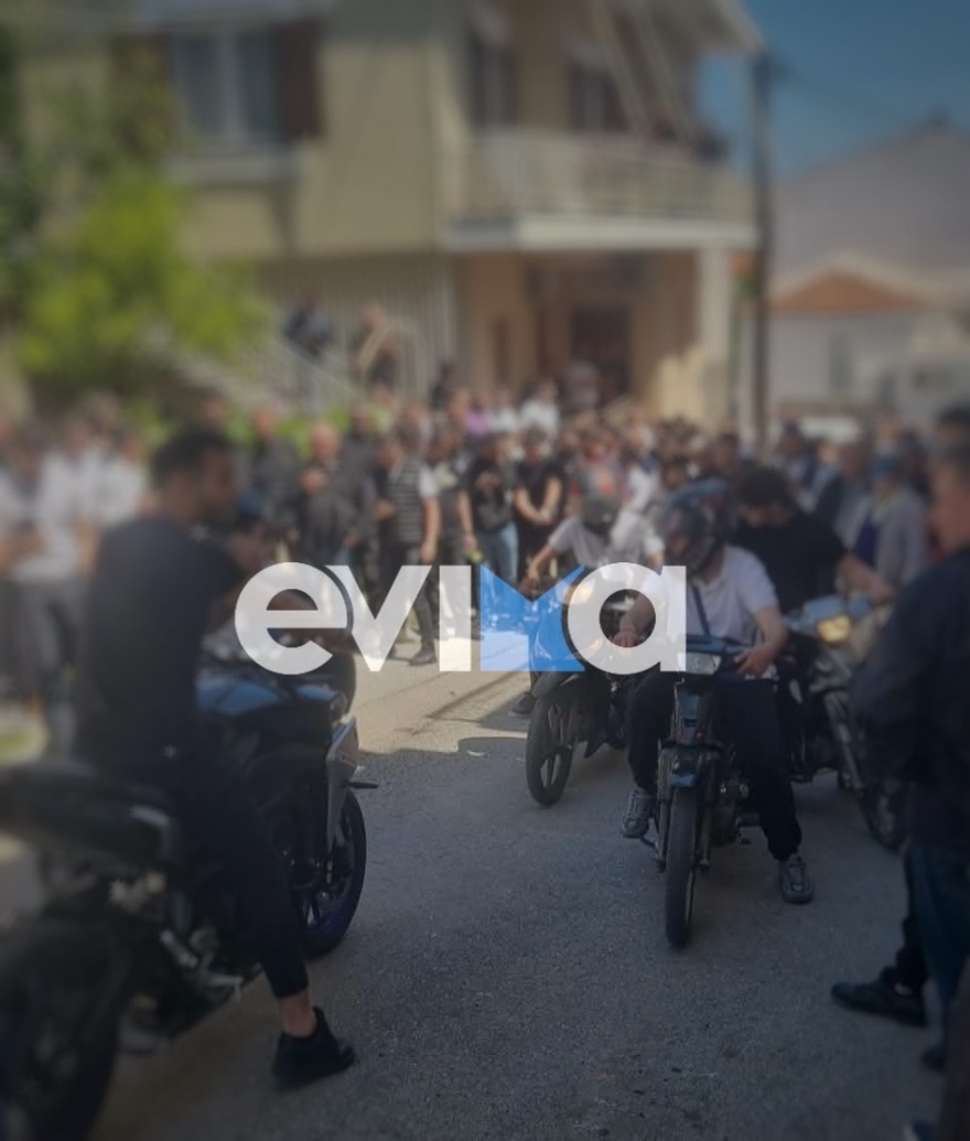 Κηδεύτηκε ο 17χρονος που άφησε την τελευταία του πνοή σε τροχαίο με ασθενοφόρο στην Εύβοια
