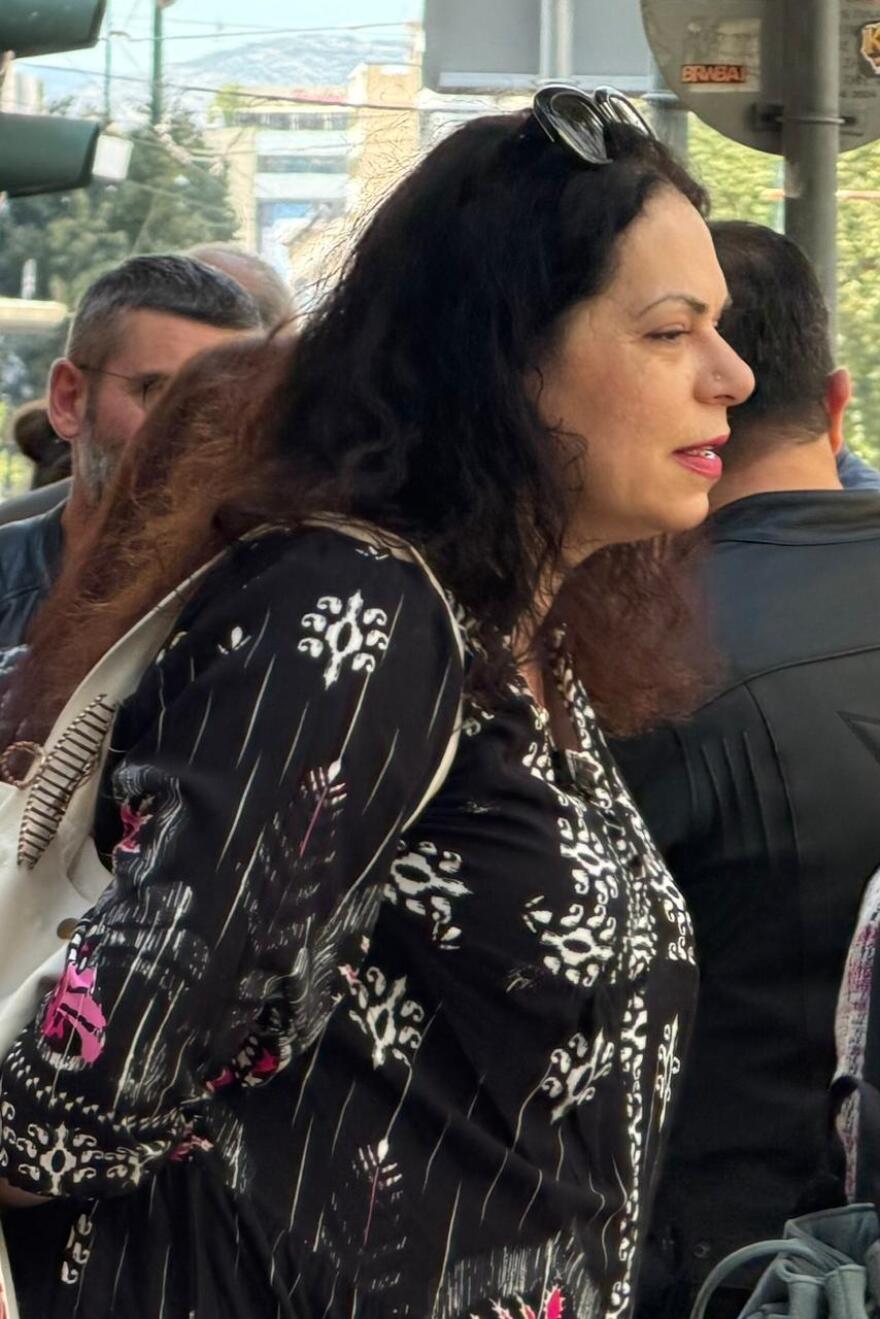 16 χρόνια από την τραγωδία της Marfin: Πολίτες αφήνουν λουλούδια για τα θύματα, δείτε εικόνες
