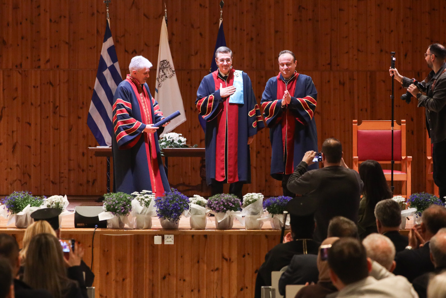 Επίτιμος διδάκτορας του Δημοκριτείου Πανεπιστημίου Θράκης ο Ευρωπαίος Επίτροπος Απόστολος Τζιτζικώστας
