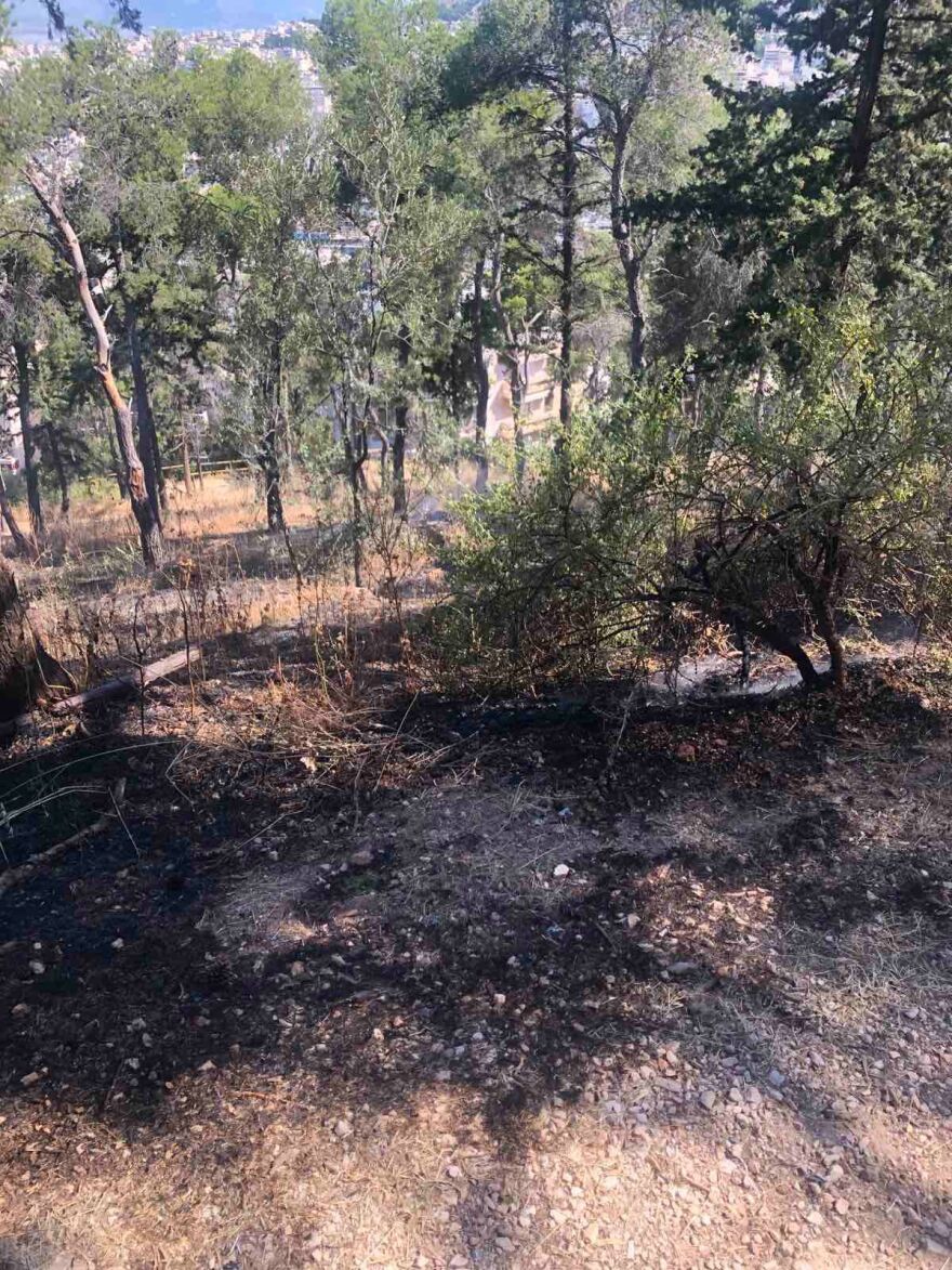 Υπό έλεγχο η φωτιά στον Λυκαβηττό 
