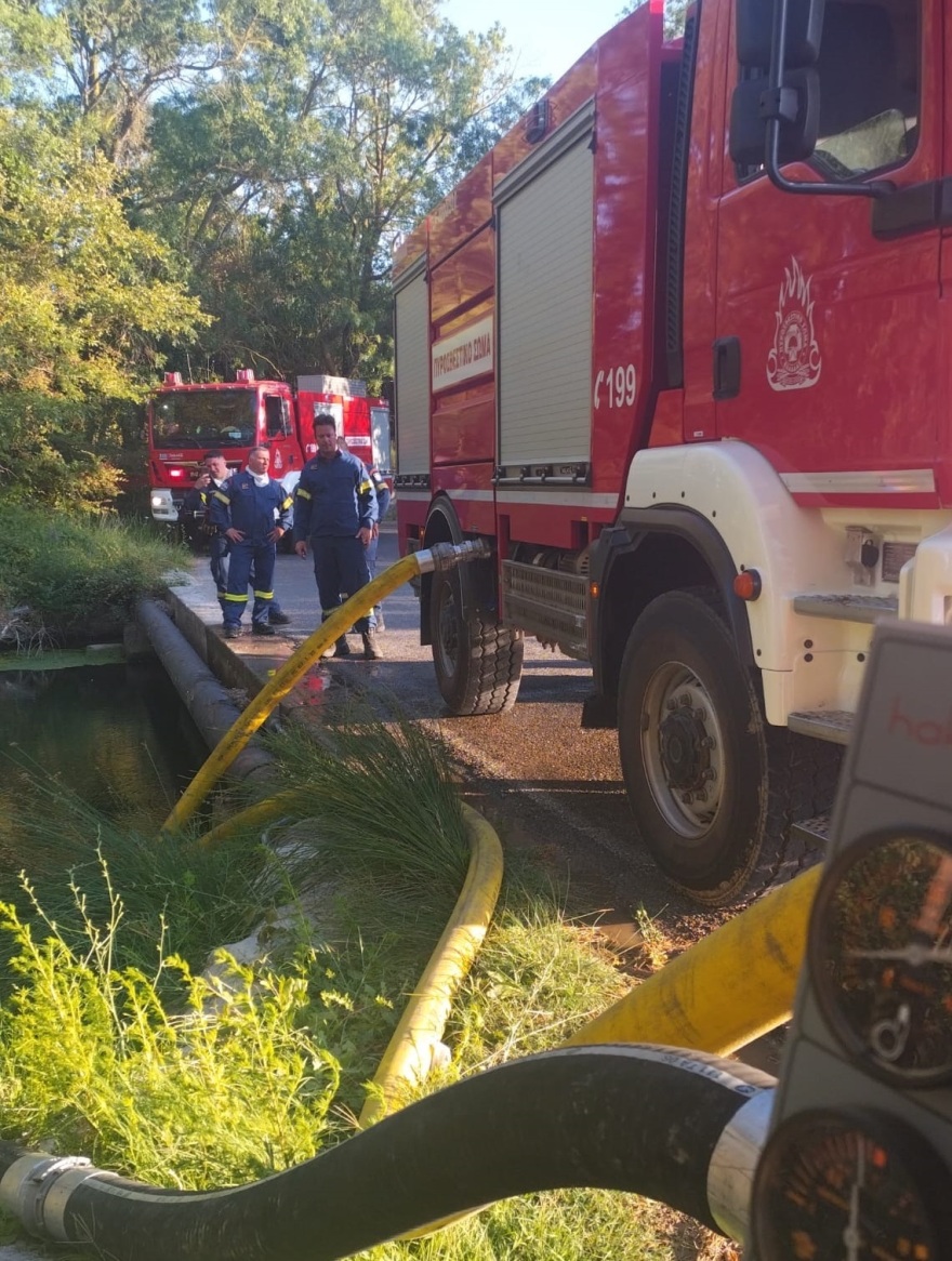 Σε δύο δασικές πυρκαγιές από την πρώτη κιόλας ημέρα επιχείρησαν οι Έλληνες πυροσβέστες στη Γαλλία
