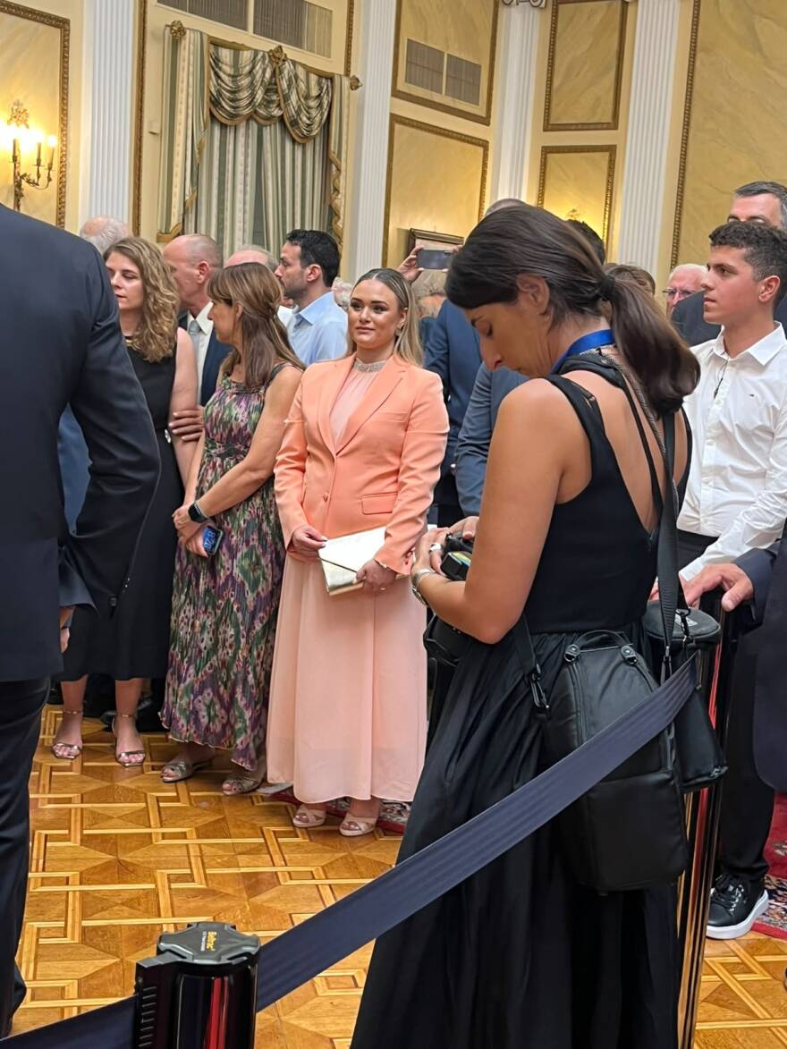 Οι αριστούχοι των Πανελλαδικών, η δασκάλα και ο πιλότος F-16 τιμητικοί προσκεκλημένοι στο Προεδρικό Μέγαρο: Δείτε φωτογραφίες