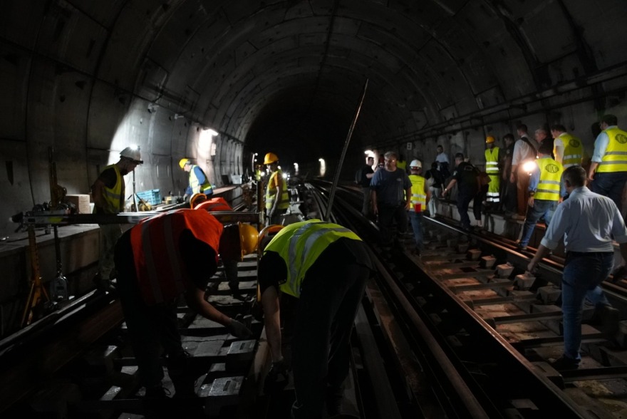 Το Μετρό της Αθήνας αποκτά 29,4 χλμ. νέων σιδητροτροχιών: Στο 98% η ολοκλήρωση του έργου που παραδίδεται 5 μήνες νωρίτερα