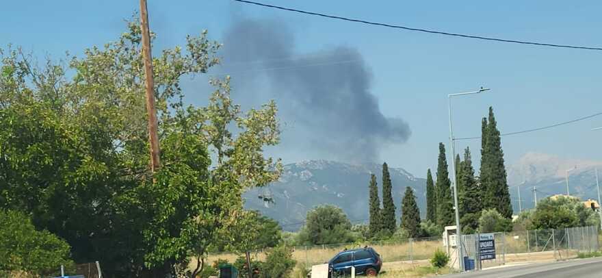 Φωτιά στην Τροιζήνα 3 Φωτιά σε γεωργική έκταση στην Τροιζήνα
