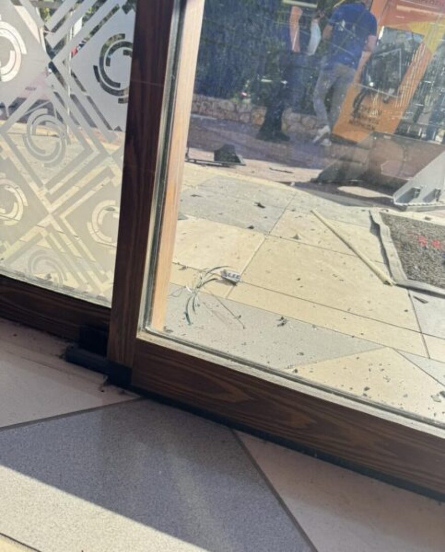 Μεσσηνία: Ανατίναξαν ATM στη Στούπα και πήραν πάνω 200.000 ευρώ, δείτε φωτογραφίες