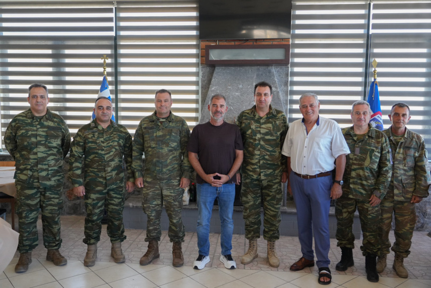Ο Αντώνης Καράτζης τιμήθηκε για την προσφορά του στις Ένοπλες Δυνάμεις