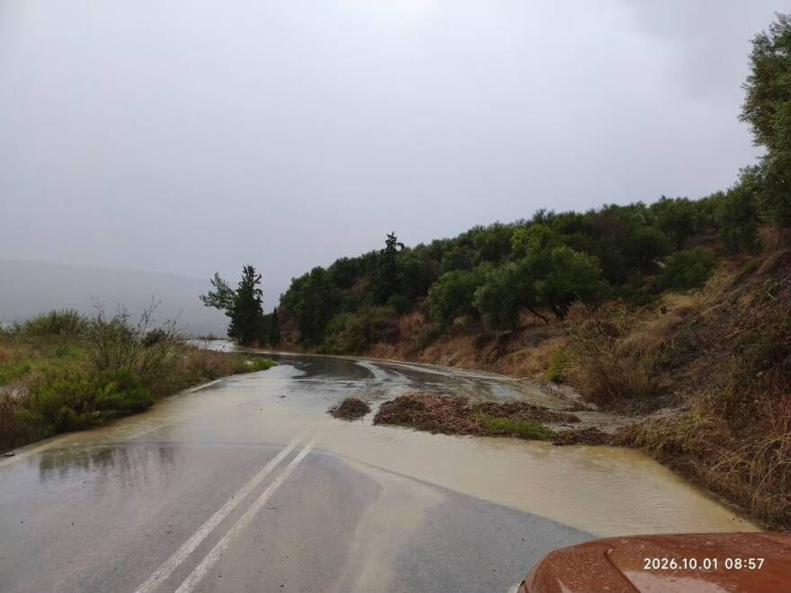Η κακοκαιρία χτύπησε την Κρήτη: Ένας νεκρός, ποτάμια λάσπης οι δρόμοι και μεγάλες καταστροφές - Δείτε βίντεο και φωτογραφίες