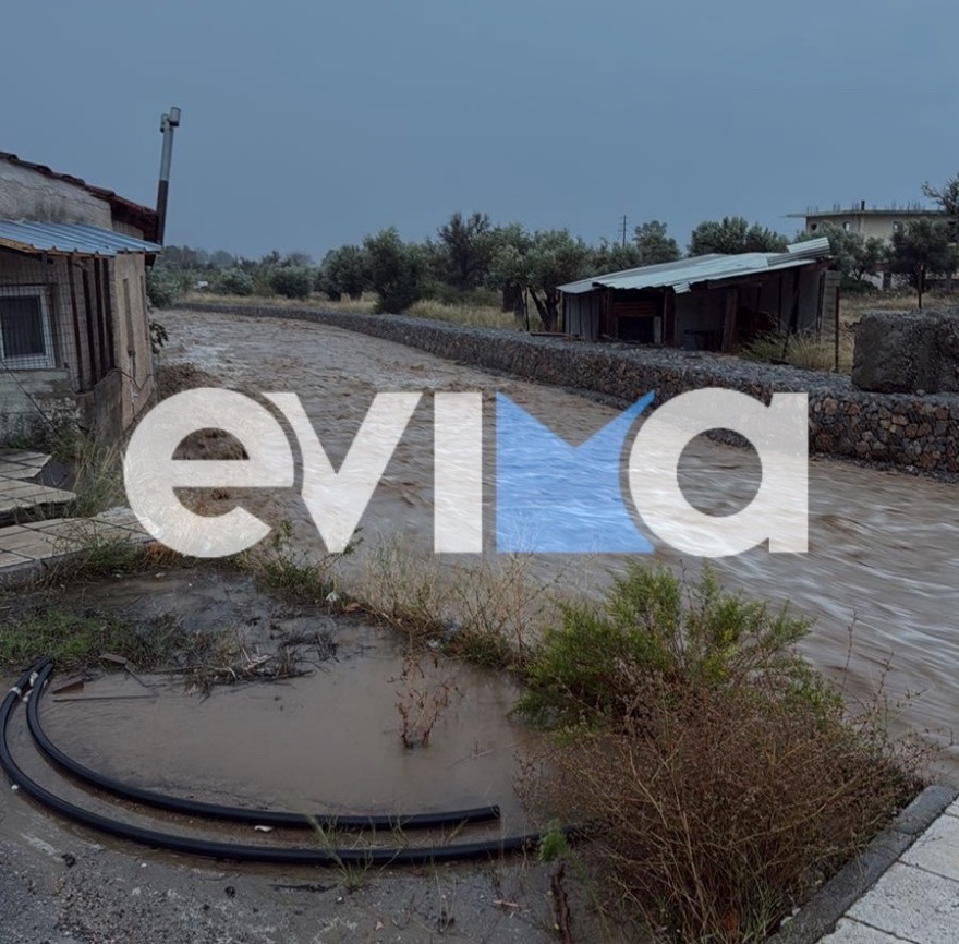 Σήμερα η πιο δύσκολη ημέρα της κακοκαιρίας: 112 στην Εύβοια, προβλήματα στη Σκιάθο, απαγορευτικό απόπλου σε Πειραιά και Λαύριο