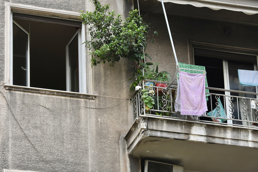 Φωτιά σε διαμέρισμα στη Μάρνη -  Η δραματική διάσωση γυναίκας - Δείτε βίντεο