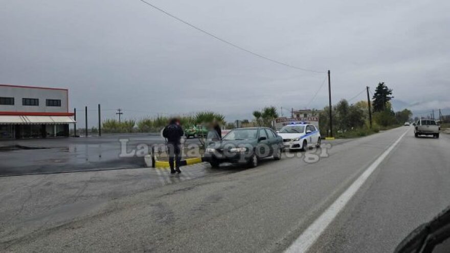 Τροχαίο στη Λαμία με μία τραυματία - Βίντεο και φωτογραφίες 