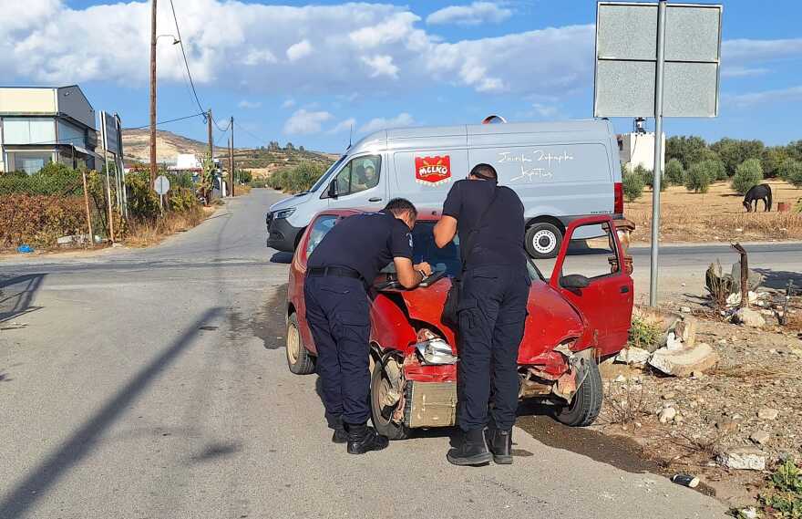 Τροχαίο ατύχημα στην Κρήτη: Αναποδογύρισε ΙΧ με τουρίστες