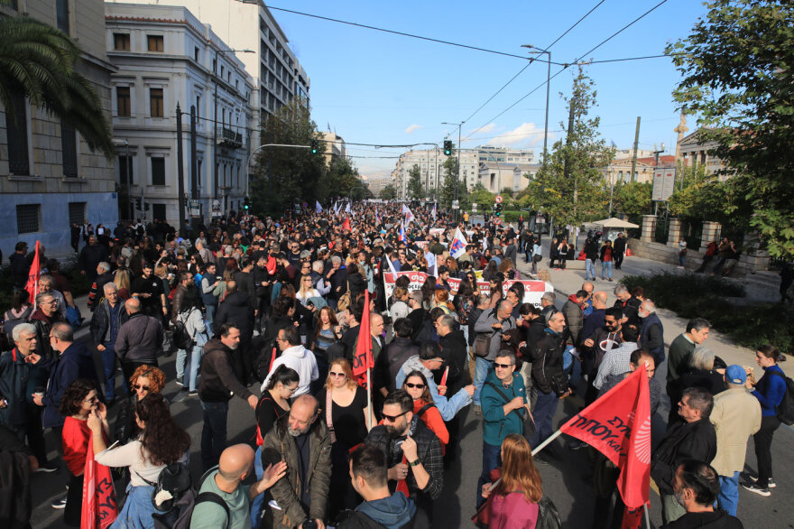 Κλειστό το κέντρο της Αθήνας λόγω συγκεντρώσεων -  Πώς κινούνται τα ΜΜΜ, πού υπάρχουν κυκλοφοριακές ρυθμίσεις