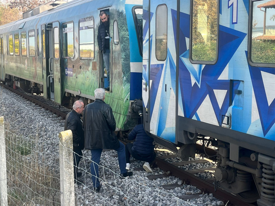 Πιερία: Σε εξέλιξη η έρευνα του ΟΣΕ μετά τις αναφορές πως Intercity είχε πράσινο, ενώ μπροστά υπήρχε ακινητοποιημένος συρμός