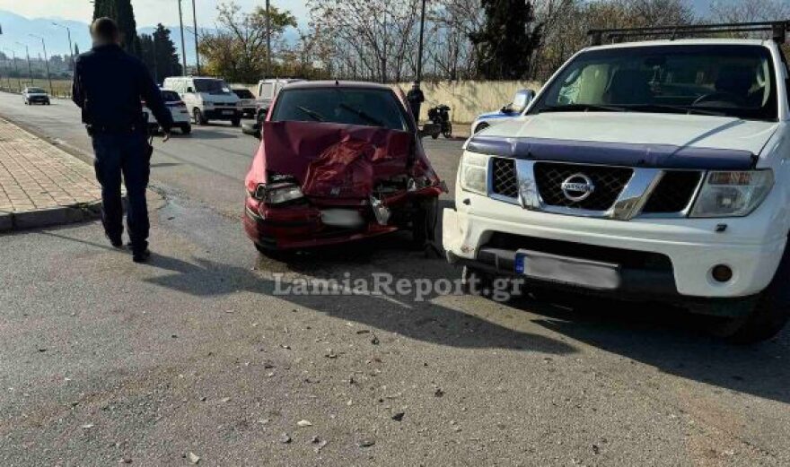 Τροχαίο ατύχημα στη Λαμία - Στο νοσοκομείο οδηγός