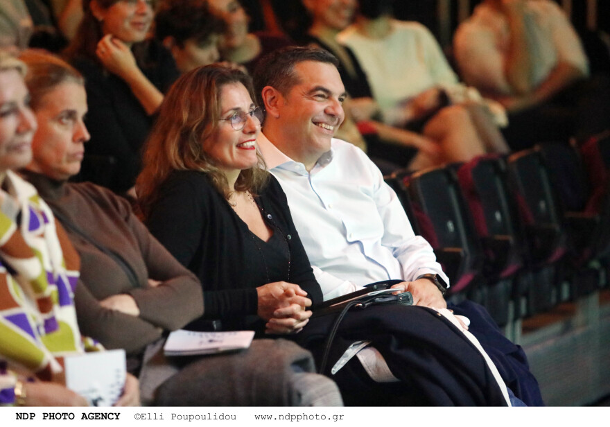 Αλέξης Τσίπρας–Μπέττυ Μπαζιάνα: Βραδινή έξοδος για το ζευγάρι