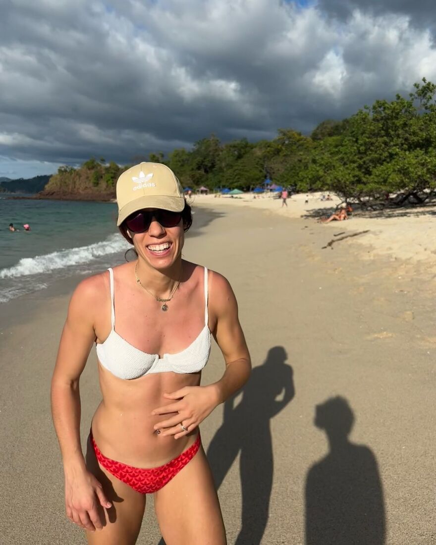 Κατερίνα Στεφανίδη: To άλμπουμ από την Κόστα Ρίκα - «Καήκαμε, κολυμπήσαμε, είδαμε μαϊμούδες»