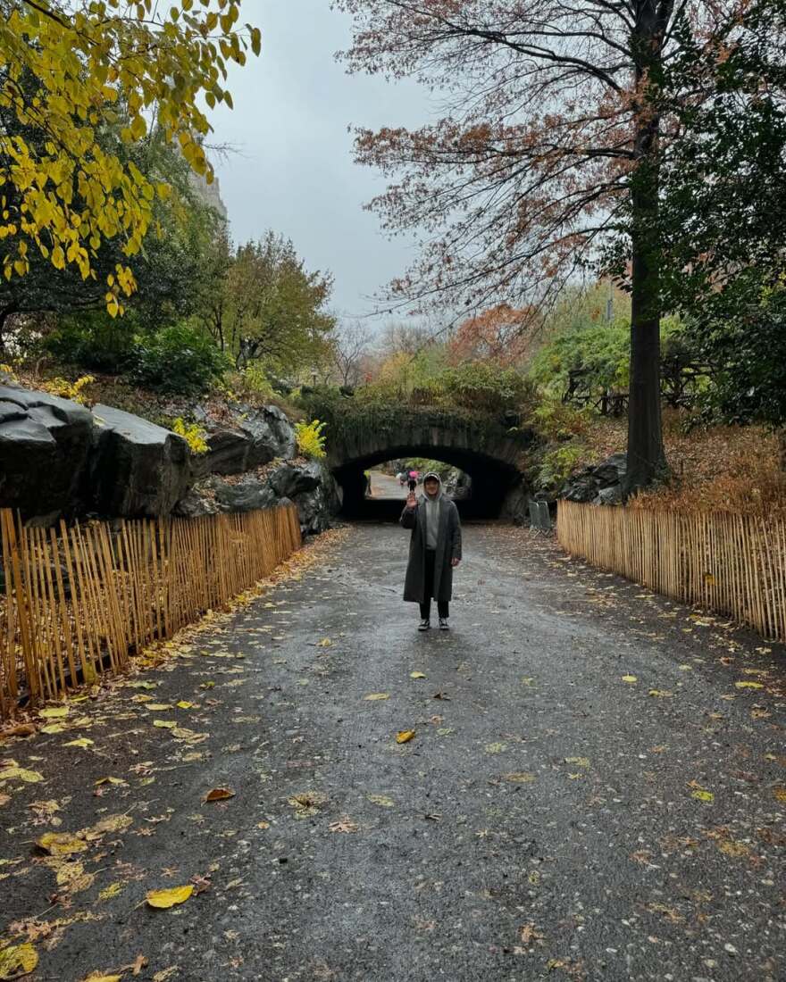 Ίθαν Σλέιτερ: Δημοσίευσε μια φωτογραφία με την Αριάνα Γκράντε στο Instagram