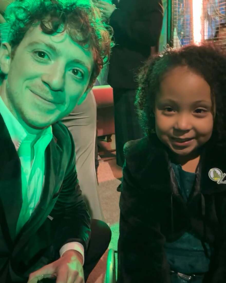 Ίθαν Σλέιτερ: Δημοσίευσε μια φωτογραφία με την Αριάνα Γκράντε στο Instagram