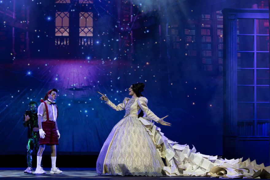 Η παράσταση που περιμένουν τα παιδιά στο Christmas Theater