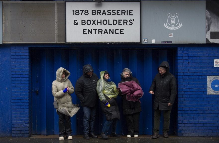 Οπαδός της Έβερτον ταξίδεψε από την Αυστραλία για το ντέρμπι του Μέρσεϊσαϊντ που αναβλήθηκε 