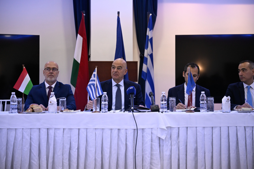 Δένδιας: «Εγγύς εξωτερικό» για την Ελλάδα η Συρία, βρίσκεται λιγότερο από 1.000 χιλιόμετρα από την Αθήνα