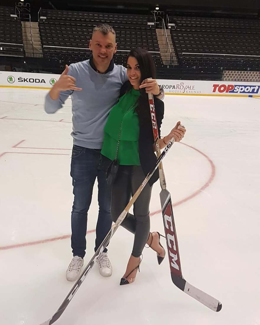 Σαρούνας Γιασικεβίτσιους: Αποθεώνει τη σύζυγό του για τα γενέθλιά της «Είναι το αφεντικό στην οικογένεια»