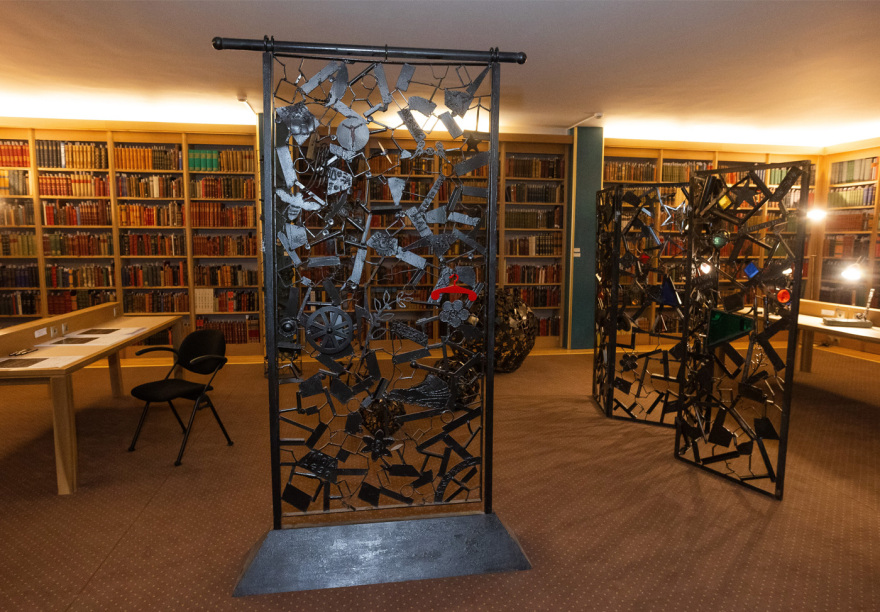 Εγκαινιάστηκε η έκθεση Γλυπτικής του Νίκου - Γιώργου Παπουτσίδη στο Μορφωτικό Ίδρυμα της ΕΣΗΕΑ