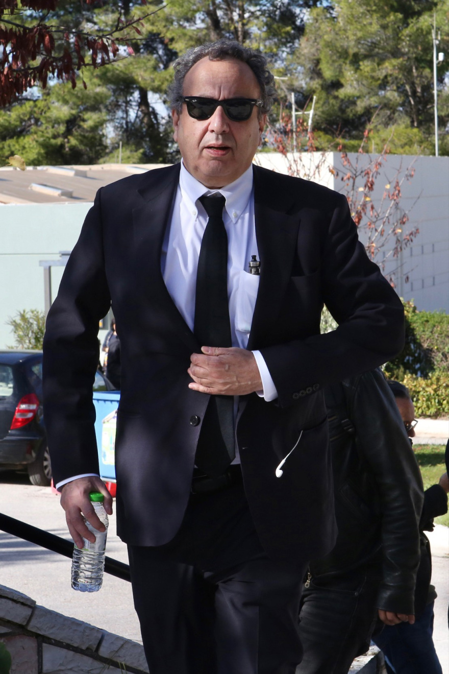 Κώστας Γεωργουσόπουλος: Συγκίνηση στο τελευταίο αντίο στον σπουδαίο θεατράνθρωπο 