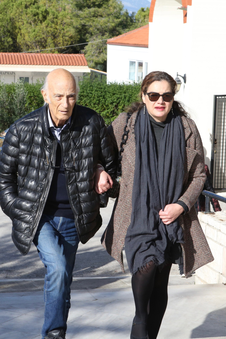 Κώστας Γεωργουσόπουλος: Συγκίνηση στο τελευταίο αντίο στον σπουδαίο θεατράνθρωπο 