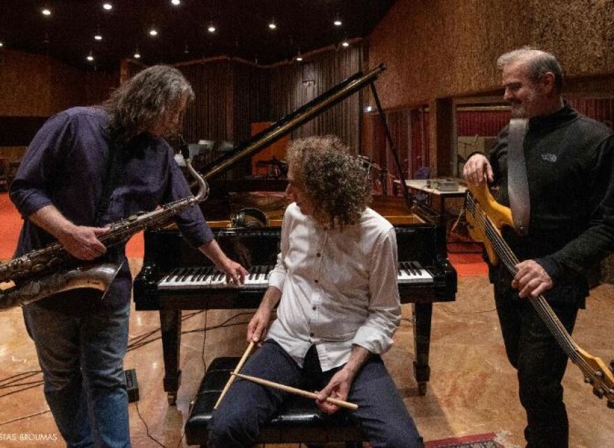 Human Touch: Καινούργιο άλμπουμ από το γκρουπ της jazz 