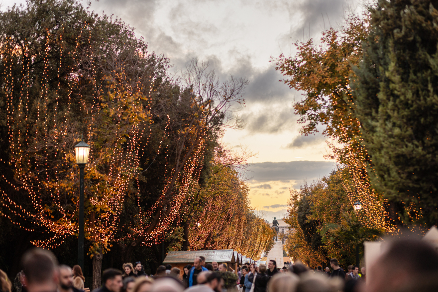 Χριστούγεννα γεμάτα φως και χαρά στο ανανεωμένο Πεδίον του Άρεως!