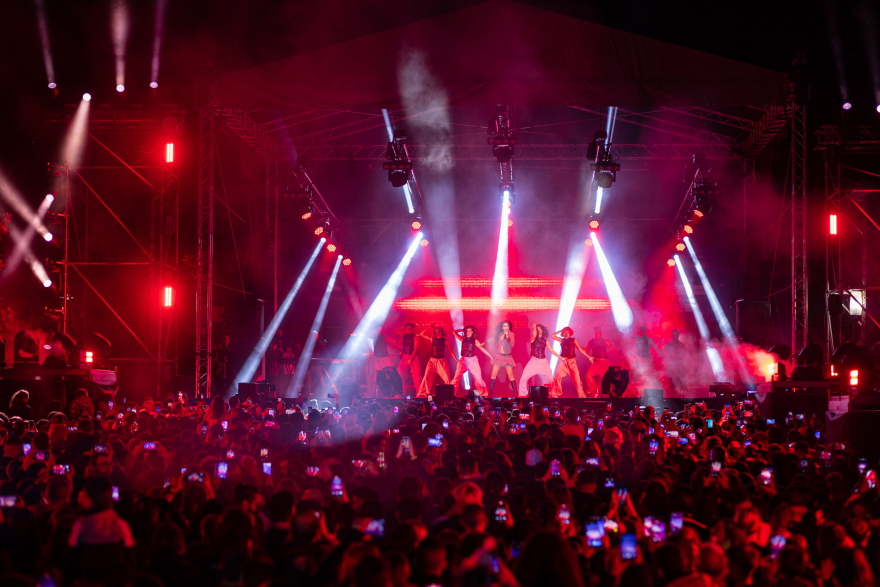 Χριστούγεννα γεμάτα φως και χαρά στο ανανεωμένο Πεδίον του Άρεως!